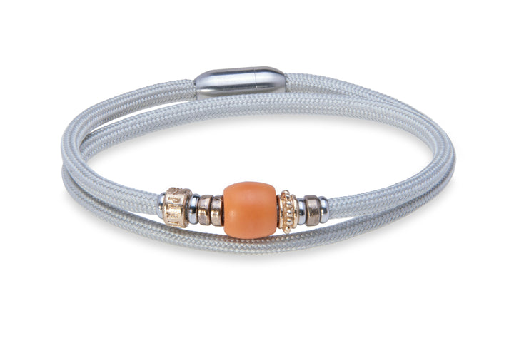 Pulsera doble de nylon gris con resina naranja Liriel