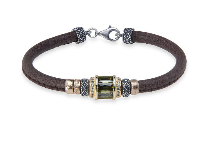 Leather bracelet with green zirconia