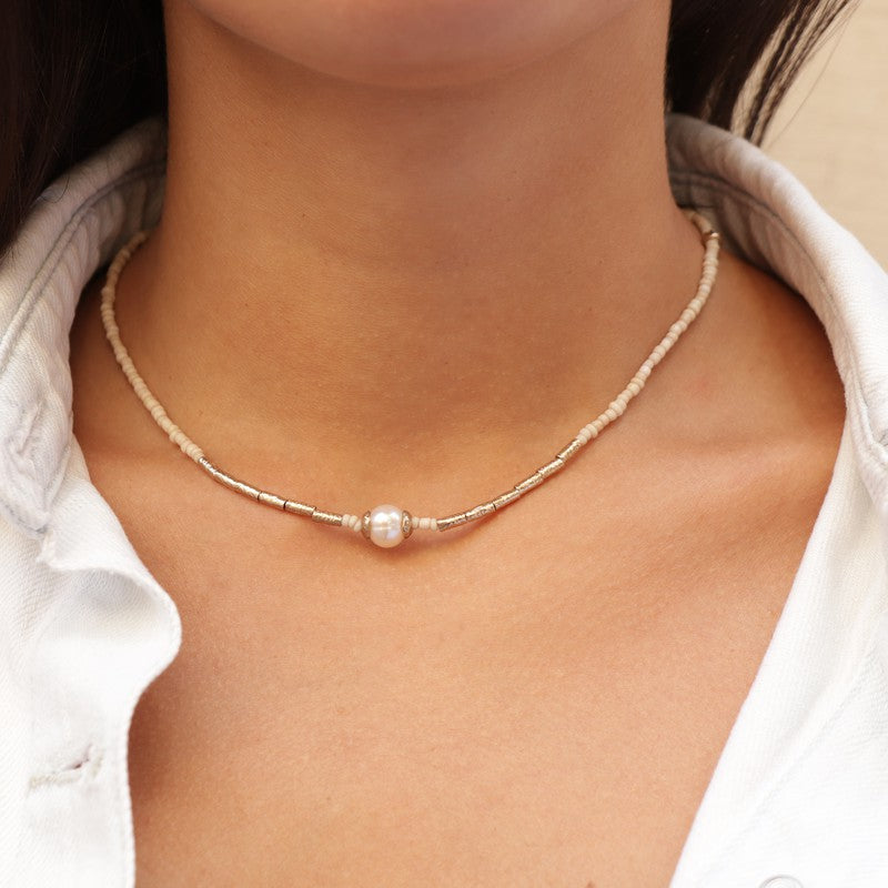 Collar de bolas beige con perla 2