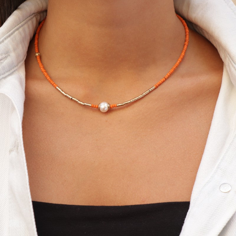 Collar de bolas naranja con perla 2