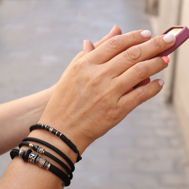 Pulsera ajustable de nylon negro 2