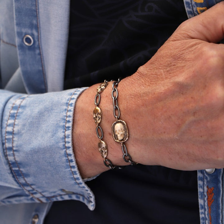 Pulsera chapada en Plata 925 con piezas de bronce y calavera de resina 3